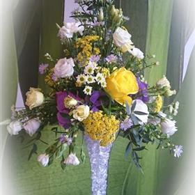 fwthumbVenue Decoration Pedastal Vase Arrangement Pastels.jpg